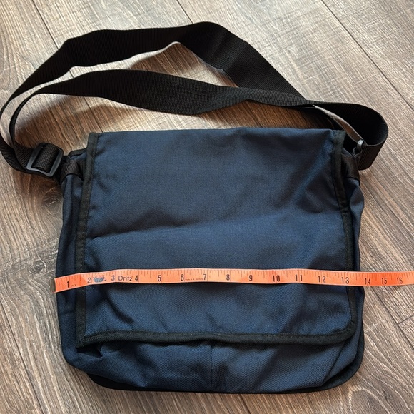 Manhattan Portage Bag - Picture 9 of 13